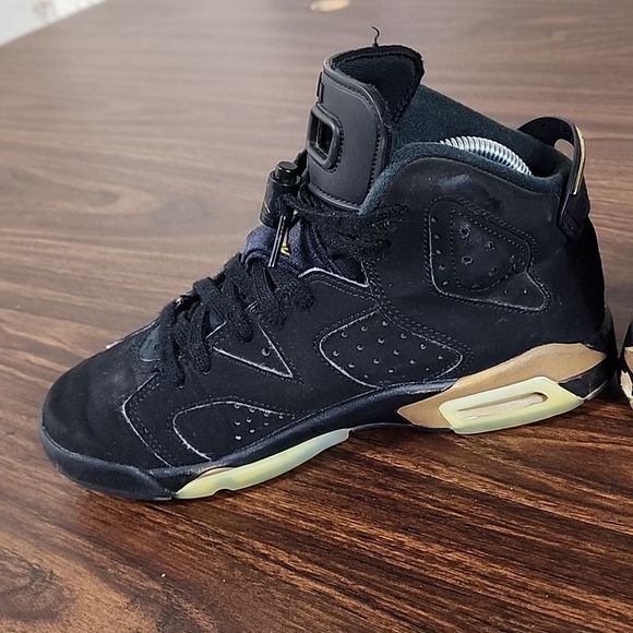 Air Jordan 6 Retro DMP GS "Defining Moment" Size 4 Youth Black And Gold - Picture 9 of 14